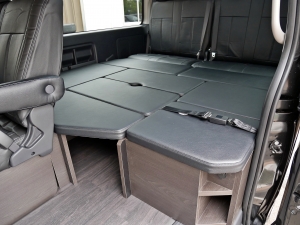 ハイエースワゴン新車カスタムコンプリート