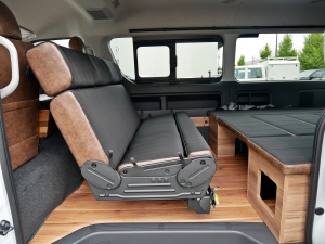 ハイエースワゴンFD-BOX新型　モデルチェンジ　改良後