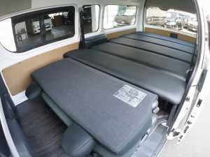 ハイエースバンスパロン　4WD　ディーゼル