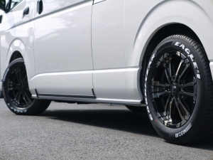 ハイエースバンスパロン　4WD　ディーゼル