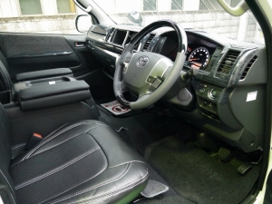 ハイエースワゴン新車：ハイエースワゴン４ＷＤ