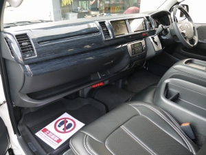 ハイエースワゴン新車：ハイエースワゴン４ＷＤ