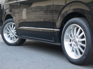 ハイエースワゴン新車：ハイエースワゴン４ＷＤ