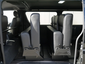 ハイエースバン4型新車　２８００ディーゼルターボ４ＷＤ　ダークプライム