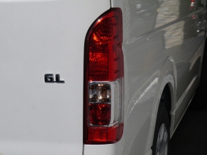 ハイエースワゴン新車：ハイエースワゴン４ＷＤ