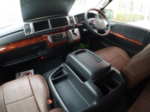 ハイエースワゴン新車：ハイエースワゴン４ＷＤ