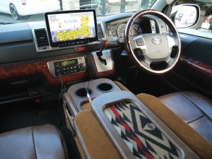 ハイエースＶ新車：ハイエースバン４ＷＤ