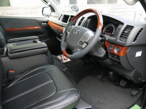 ハイエースワゴン新車：ハイエースワゴン４ＷＤ