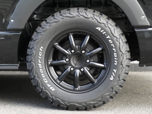 ハイエースワゴン新車：ハイエースワゴン４ＷＤ
