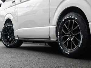 ハイエースバン新車：ハイエースバン４ＷＤ