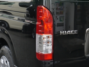 ハイエースバン新車：ハイエースバン４ＷＤ