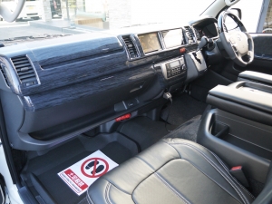 ハイエースワゴン新車：ハイエースワゴン４ＷＤ