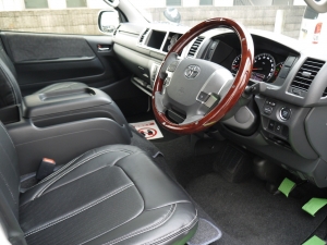ハイエースワゴン新車　公認車　ベッドキット　１０人乗り