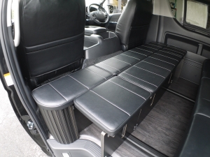 ハイエースワゴン車中泊　キャンピング　ベッドキット　ＲＥＶＯシート