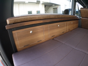 ハイエースバン新車アウトレットvanlife バンライフ　ウッドインテリア　車中泊