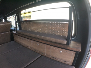 ハイエースバン新車アウトレットvanlife バンライフ　ウッドインテリア　車中泊
