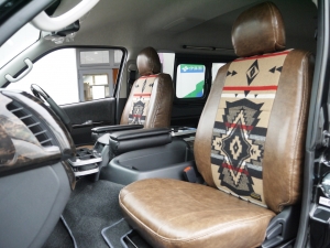 ハイエースワゴン車中泊　新車カスタム　スライドレール　ベッドキット