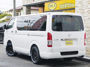 ハイエースバン４ナンバー８人乗り 安全装備追加 特別仕様車