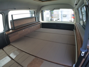 ハイエースバンバンライフ　車中泊　車旅　ワイドボディー