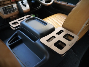 ハイエースバンマイナーチェンジモデル　6型安全装備付き
