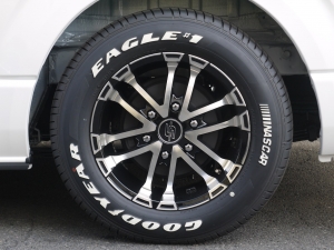 ハイエースワゴン１０人乗り　新車カスタム