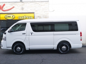 ハイエースワゴン１０人乗り　新車カスタム
