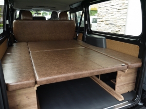 ハイエースバンDX　4WD　ディーゼル　丸目