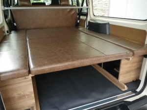 ハイエースバンDX　4WD　ディーゼル　丸目