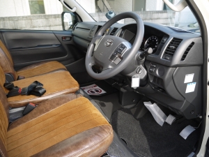 ハイエースバンDX　4WD　ディーゼル　丸目