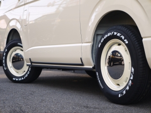 ハイエースバンDX　4WD　ディーゼル　丸目