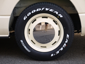 ハイエースバンDX　4WD　ディーゼル　丸目