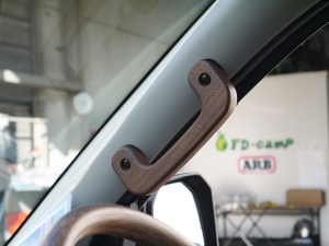 ハイエースバン安全装備追加 特設カラー消防レッド