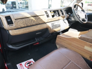 ハイエースバン安全装備追加 特設カラー消防レッド