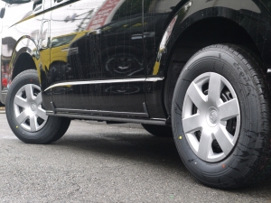 ハイエースバンDX　4WD　ディーゼル　丸目
