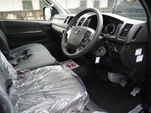 ハイエースバンDX　4WD　ディーゼル　丸目