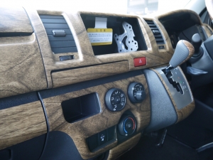 ハイエースバンDX　4WD　ディーゼル　丸目