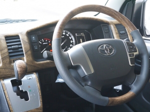 ハイエースバンDX　4WD　ディーゼル　丸目
