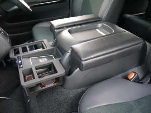 ハイエースバン 安全装備追加 特別仕様車