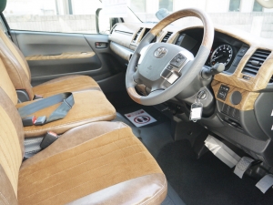 ハイエースバンDX　4WD　ディーゼル　丸目
