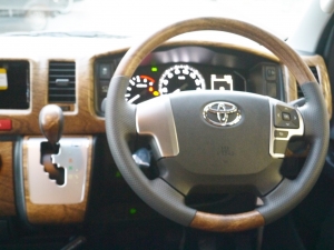 ハイエースバンDX　4WD　ディーゼル　丸目