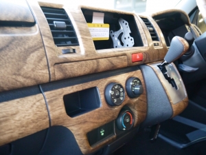 ハイエースバンDX　4WD　ディーゼル　丸目