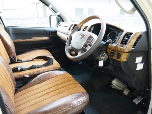 ハイエースバンDX　4WD　ディーゼル　丸目