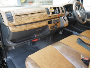 ハイエースバンDX　4WD　ディーゼル　丸目