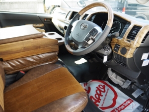 ハイエースバンDX　4WD　ディーゼル　丸目