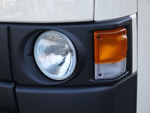 ハイエースバンDX　4WD　ディーゼル　丸目