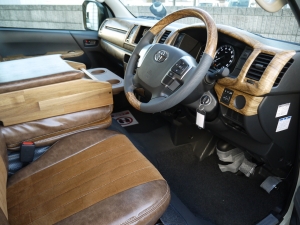 ハイエースバンDX　4WD　ディーゼル　丸目