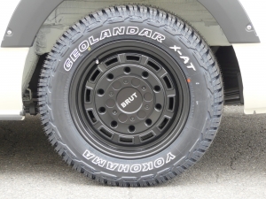 ハイエースバンディーゼル4WD　特設カラーライトイエロー