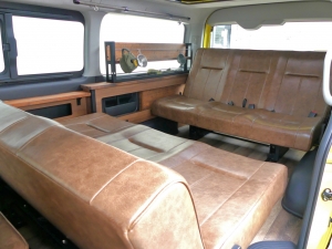 ハイエースワゴン新車アウトレット丸目換装FD-classicカスタム　ヴァージニアイエロー