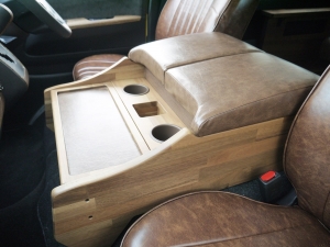 ハイエースワゴン新車アウトレット丸目換装FD-classicカスタム　ヴァージニアイエロー