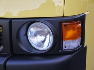 ハイエースワゴン新車アウトレット丸目換装FD-classicカスタム　ヴァージニアイエロー